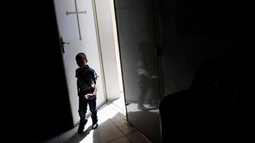 Pastor señalado de violar a niños sale libre bajo fianza