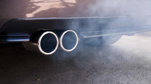 El plan para reducir el humo de los carros en Guatemala