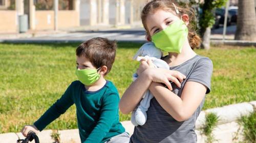 OMS recomienda que niños de más de 12 años usen mascarillas