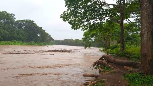 Madre e hija mueren tras ser arrastradas por r&iacute;o en Jocot&aacute;n