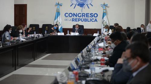 Diputados desisten de hacer obligatoria la vacuna del Covid-19