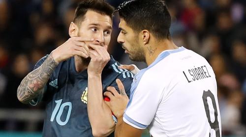 Suárez llega a casa de Messi donde ya preparan maletas