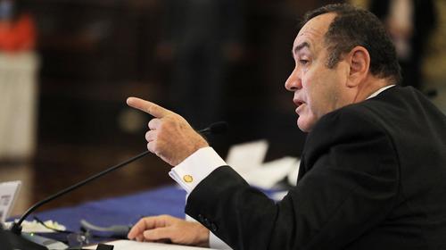 Giammattei advierte al alcalde de Siquinalá por cerrar municipio