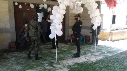 Policía impide que se lleve a cabo una boda debido al Covid-19