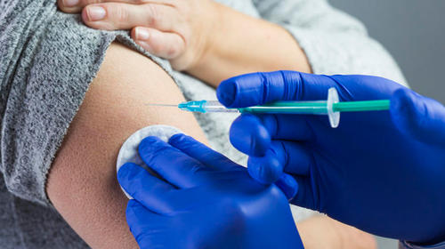 Vacuna contra Covid sería menos efectiva en personas con obesidad