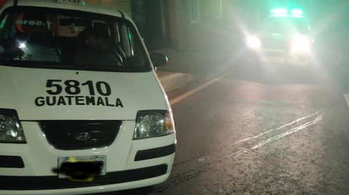 Taxista se duerme y parquea en medio de la ruta en Muxbal