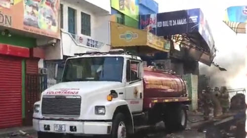 Bodega de pirotecnia se incendia en la Terminal de Quetzaltenango