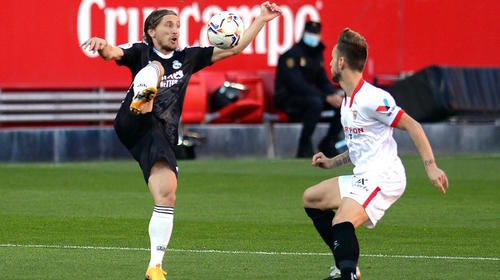 Real Madrid gana con polémico autogol del Sevilla