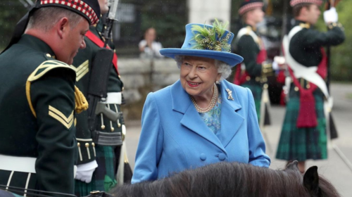 La reina Isabel II se vacunará pronto contra el Covid-19