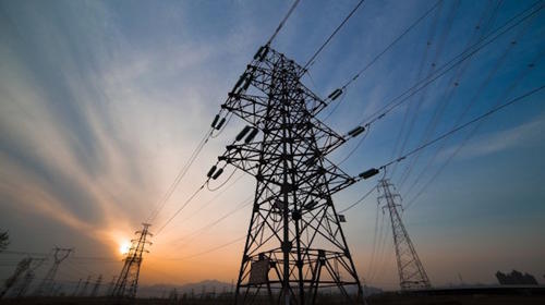 Suspenden energía eléctrica en áreas de cuatro municipios