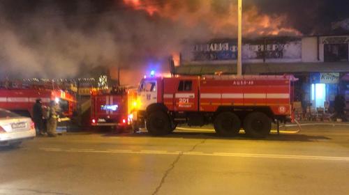Fuegos artificiales estallan tras incendio en mercado de Rusia
