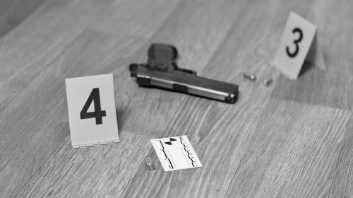 Investigan muerte de mujer en Mixco y dinero hallado en su casa