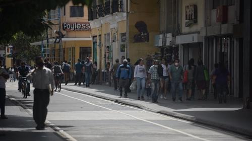 Salud: "Qu&eacute; alegre es ir a comprar, pero evitemos aglomeraciones"