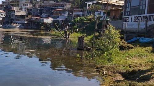 Identifican posible causa de mancha blanca en Lago de Atitlán