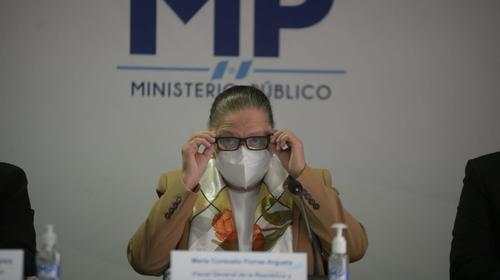 Porras asegura que desconocía las relaciones de exfiscal especial