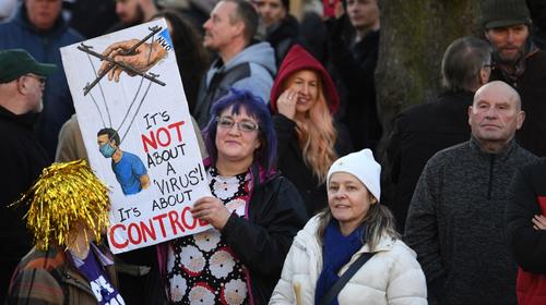 Nueva cepa de coronavirus en Reino Unido se expande con rapidez