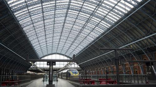 Inglaterra: Nueva variante de coronavirus est&aacute; "fuera de control&rdquo;