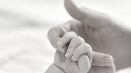 EE.UU.: Madre fallece por Covid sin haber abrazado a su beb&eacute;