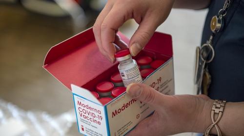 Guatemala negociará vacunas con Moderna de forma confidencial