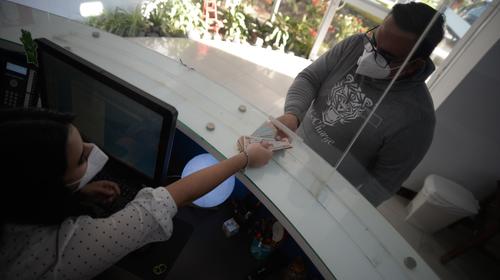 Giammattei decide no aumentar el salario mínimo para 2021