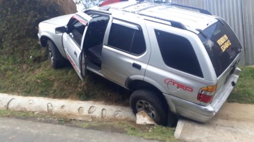 Picop choca en área de juegos, una menor de 6 años falleció