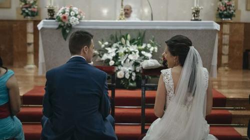 Pareja sorprende al casarse como los Caballeros del Zodiaco