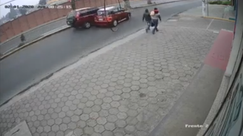 Imprudencia y fuerte accidente captados en c&aacute;mara de seguridad