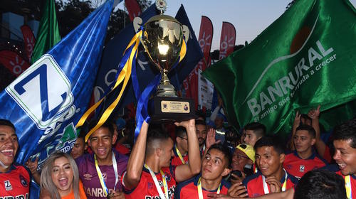 Delantero deja al campeón Municipal para jugar en Siquinalá