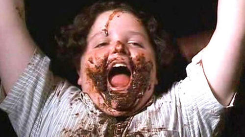 Así luce el inolvidable "Bruce" de la película "Matilda"