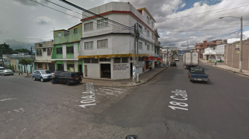 Automovilista se pasa el rojo y provoca terrible accidente