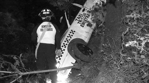 Taxista sin vida se embarranca tras ataque armado en Mixco