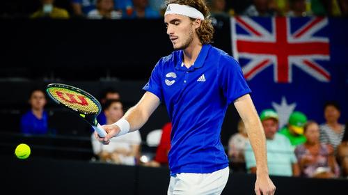 Tenista se enoja, lastima a su padre y su mam&aacute; baja a rega&ntilde;arlo