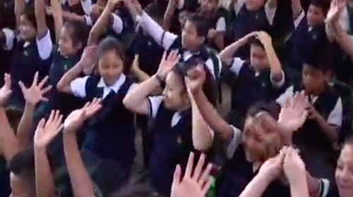 Jimmy a estudiantes: "¡Manos arriba! No se asusten, no es asalto"