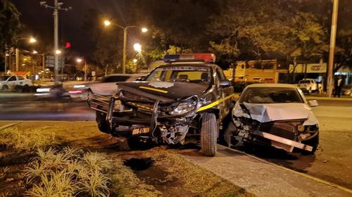 Patrulla de la PNC y carro chocan y complican el Perif&eacute;rico