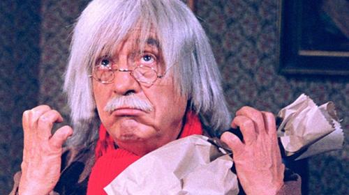 Critican video del &ldquo;Doctor Chapat&iacute;n&rdquo; y lo califican de ped&oacute;filo