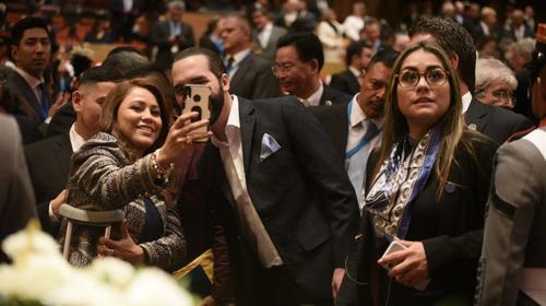 Bukele, el presidente que caus&oacute; furor en la toma de posesi&oacute;n 