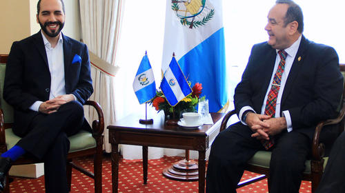 Nayib Bukele reacciona por atraso en investidura de Giammattei