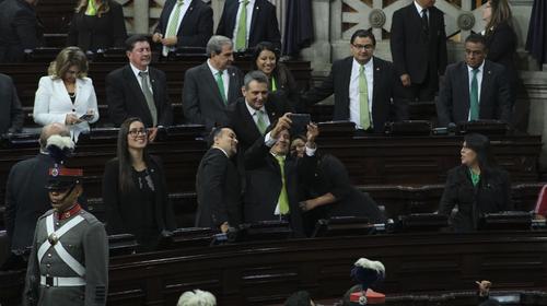 La traición de la UNE que le dio la presidencia a Vamos