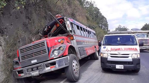 Esposa de jugador de f&uacute;tbol falleci&oacute; en accidente de bus en Pal&iacute;n