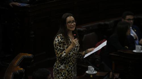 Video: Evelyn Morataya hace propuesta y le apagan el micrófono