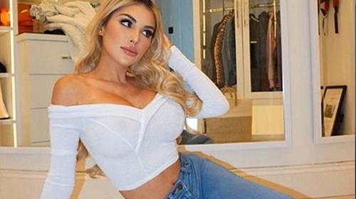 Alexa Dellanos impacta con bikini de animal print