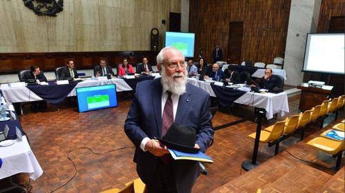 Gobierno averigua por qué Acisclo Valladares está en el país