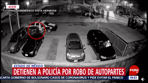 Captan a Polic&iacute;a Municipal cuando roba partes de un carro