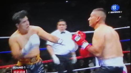 La viral y divertida reacci&oacute;n de una anciana en la pelea de Neto