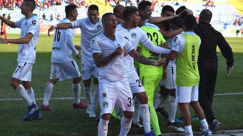 Neto Bran es protagonista en los "memes" de la victoria Crema