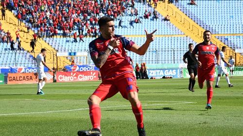 En solo 25 segundos Municipal anota y se adelanta en el Clásico 