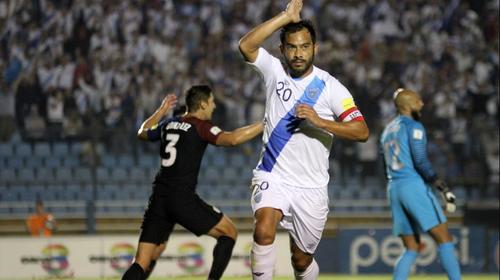 Carlos Ruiz arma la controversia al insultar a Neto Bran