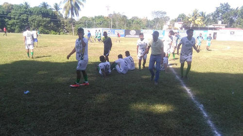 Jugadores y aficionados protagonizan trifulca en Tercera Divisi&oacute;n