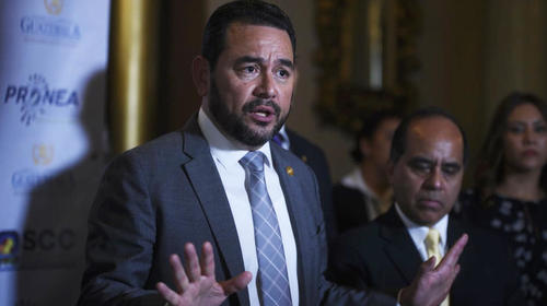 Jimmy Morales habría ocultado compra de licores con la SAAS