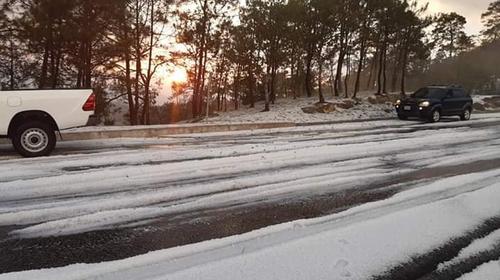 Así dejó las calles una impresionante granizada en Huehuetenango